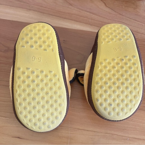 Children’s Disneys The Lion King Simba Slippers Size 5/6 - Picture 4 of 6